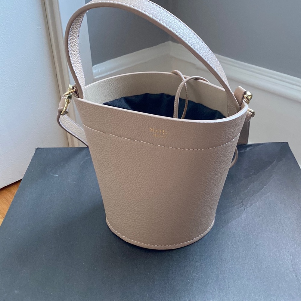 NEVER USED Popular Mateo Bucket Bag in Beige
